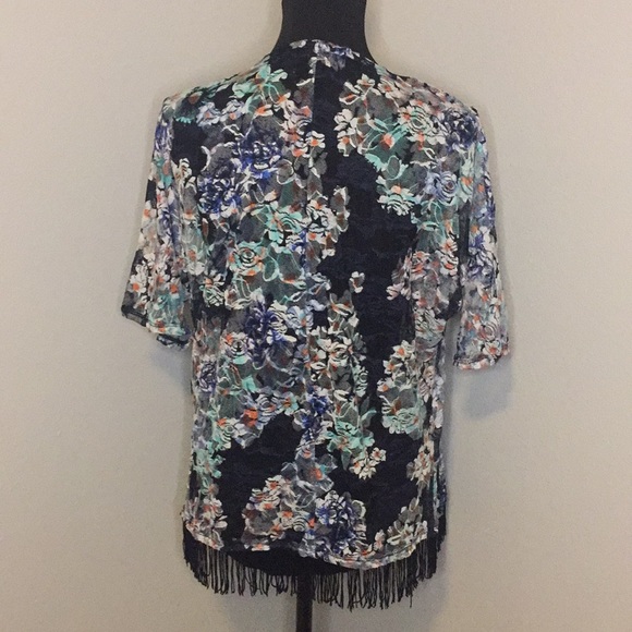Almost Famous Floral Navy Kimono Size Small - Picture 3 of 3